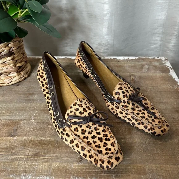 Eddie Bauer leopard print faux fur kitten heel leather pointy toed shoes w bow - Picture 3 of 15